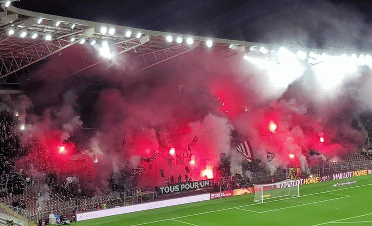 Les ultras de Servette ont défié les autorités torches en main image principale
