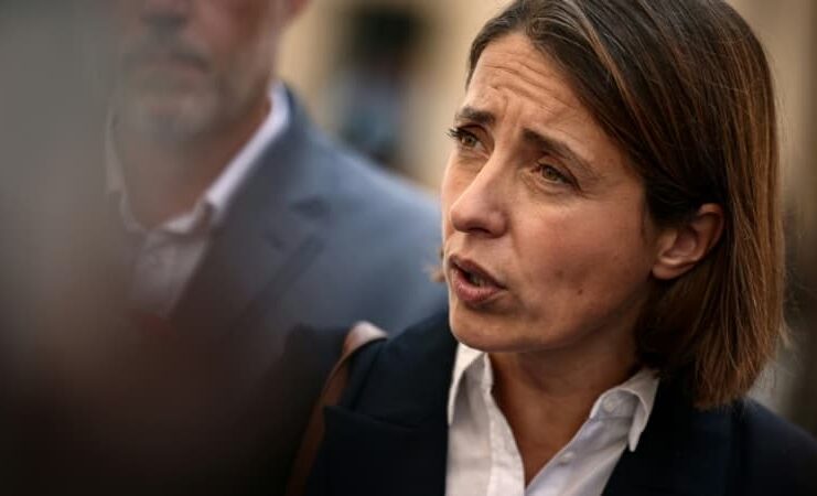 "La France a 11 jours fériés, contre 12 en moyenne dans l'UE": Sophie Binet (CGT) veut "un nouveau jour férié le 8 mars" pour