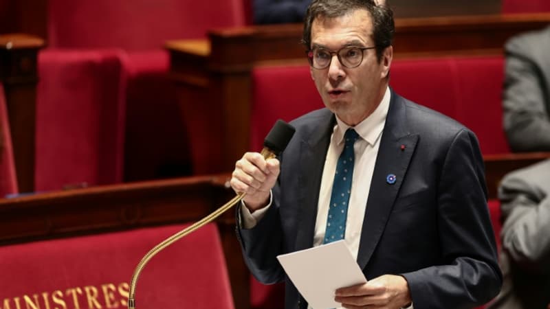 Ce système coûte "860 millions d'euros par an" à la France: le gouvernement veut "mettre la pression" sur la Suisse pour arrêter de payer les indemnités chômage des travailleurs frontaliers image principale