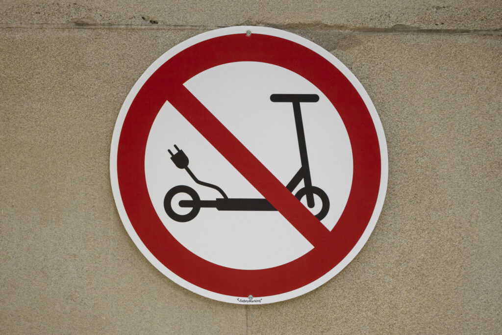 Cohabitation compliquée: Annemasse interdit les trottinettes électriques et les vélos au centre-ville image principale Cohabitation compliquée: Annemasse interdit les trottinettes électriques et les vélos au centre-ville image principale