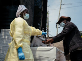 Fièvre hémorragique Ebola: Les États-Unis vont soumettre des voyageurs à un dépistage Fièvre hémorragique Ebola: Les États-Unis vont soumettre des voyageurs à un dépistage image principale