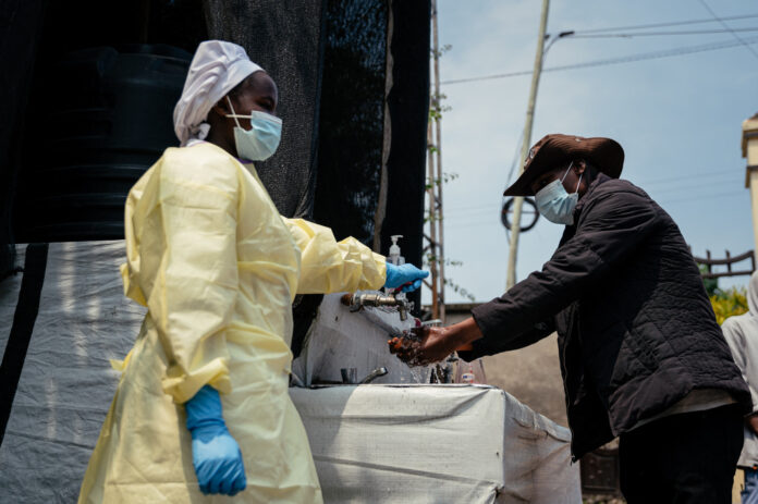 Fièvre hémorragique Ebola: Les États-Unis vont soumettre des voyageurs à un dépistage Fièvre hémorragique Ebola: Les États-Unis vont soumettre des voyageurs à un dépistage image principale