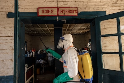Risques de propagation, nouvelle souche: tout comprendre à l’épidémie d’Ebola image principale