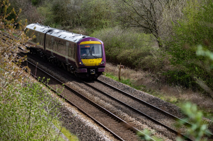Accident ferroviaire: Deux trains impliqués dans une collision au nord de Londres Accident ferroviaire: Deux trains impliqués dans une collision au nord de Londres image principale