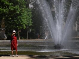 Boire de l’eau et rester à l’ombre, mais encore? Voici 5 autres astuces pour supporter la chaleur image principale