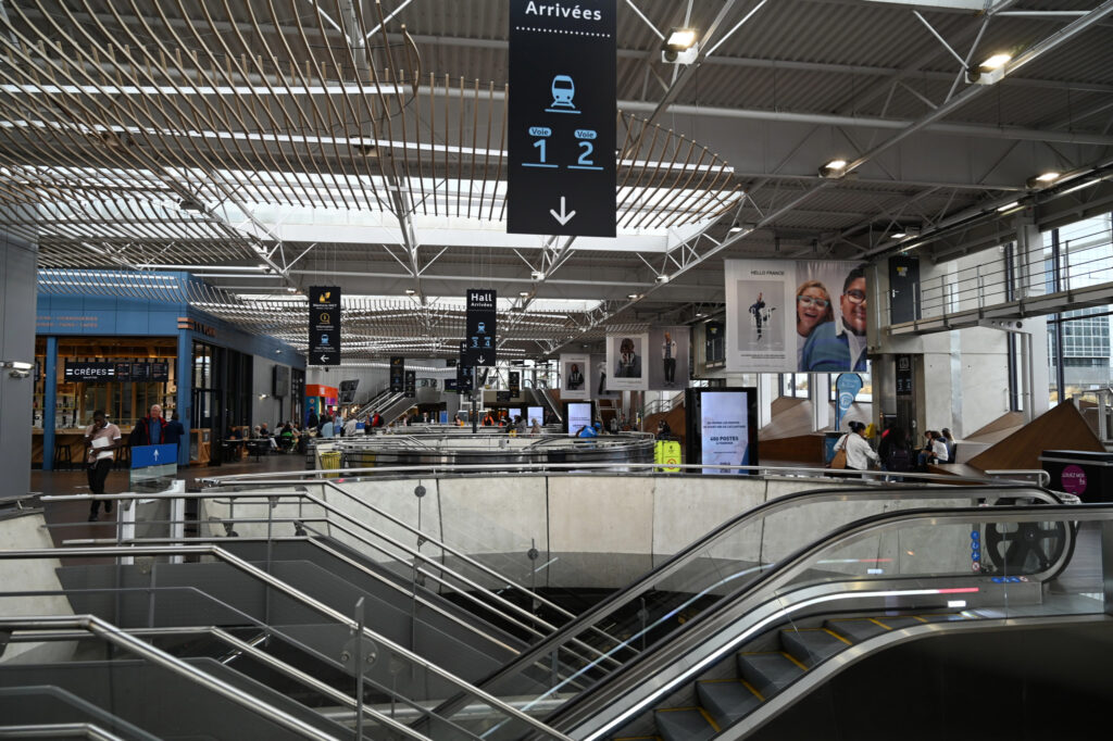 Gare SNCF à Paris: Elle fuit un contrôle, prend l’escalator à l’envers et écope de 200 euros image principale