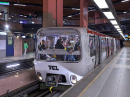 Tragique accident à Lyon: Un aveugle chute sur les voies du métro et décède image principale