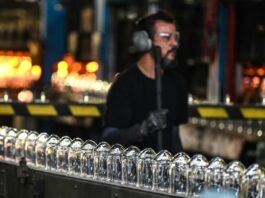 Une manière de contourner les droits des travailleurs? Le projet de statut d’entreprise européenne suscite l’inquiétude de la gauche et des syndicats Une manière de contourner les droits des travailleurs? Le projet de statut d'entreprise européenne suscite l'inquiétude de la